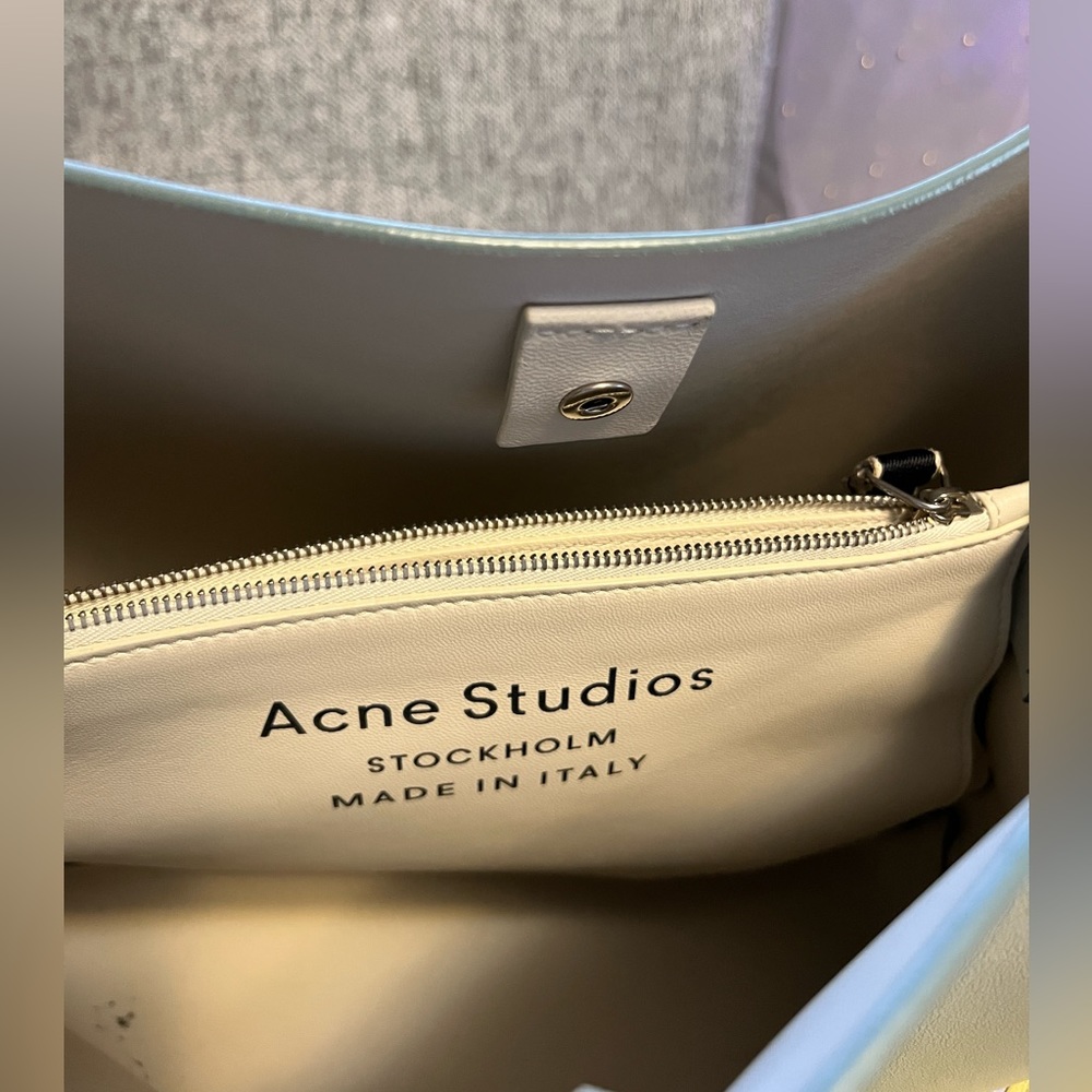Acne Studios Musubi Midi Tote in Pale Blue and Pink - Picture 2 of 15